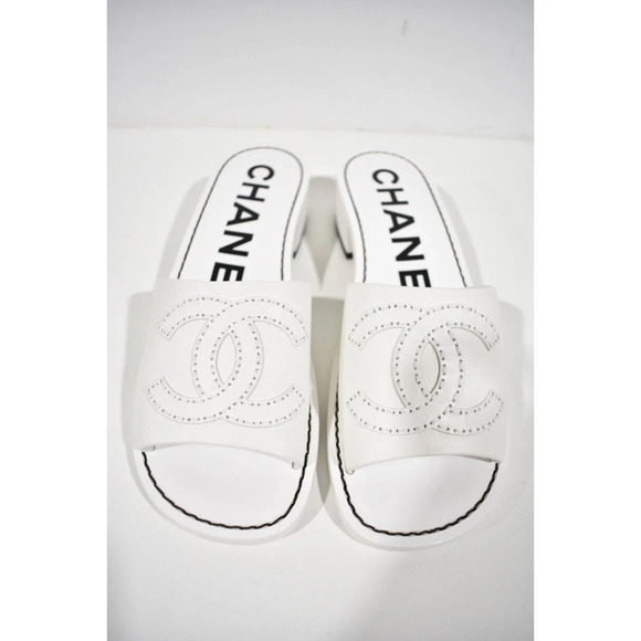 Chanel 22S White Calfskin Leather CC Logo Mules Slide Sandal Block Heel Flat 40 - Picture 8 of 12